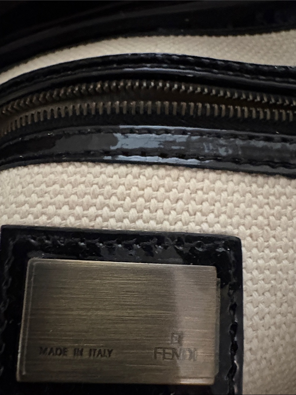 Vintage Fendi White Canvas Shoulder Bag with Black Patent Leather Logo and Trim - Picture 4 of 12